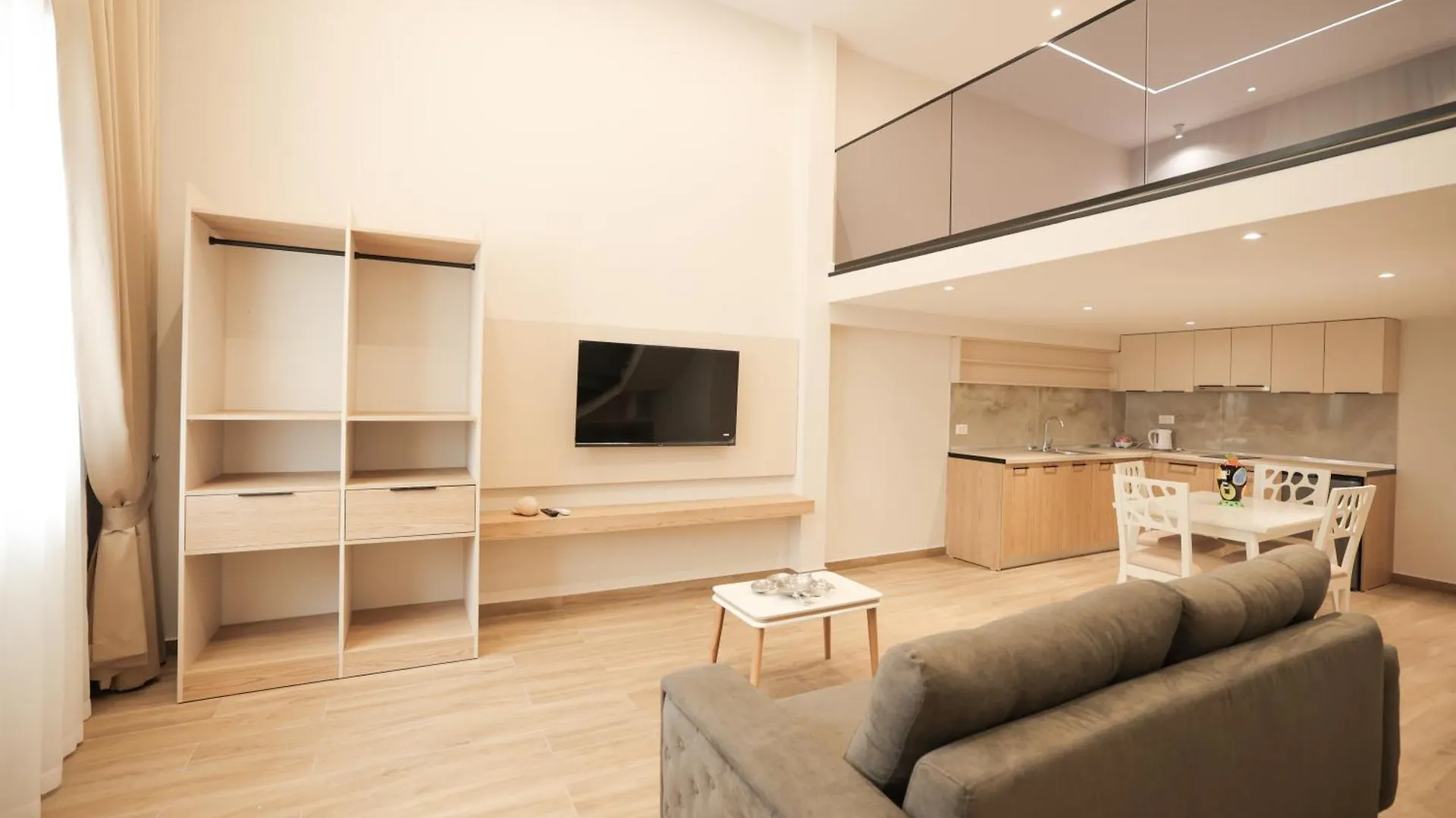 Duplex City Durrës 0*,  Albánie
