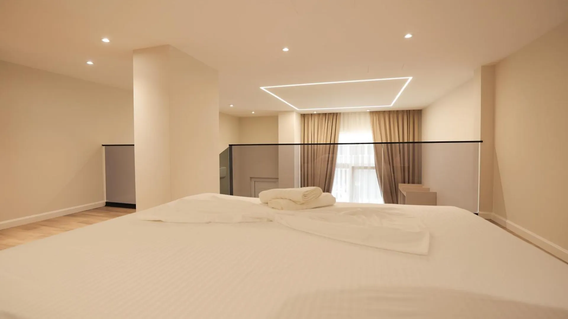 Duplex City Δυρράχιο 0*,  Αλβανία